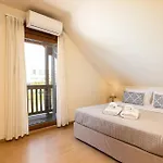 Villa In Estate With Heated Pool 2' From Golden