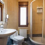 In Estate With Heated Pool 2' From Golden * Galatas (Chania)