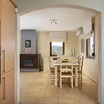 Villa In Estate With Heated Pool 2' From Golden